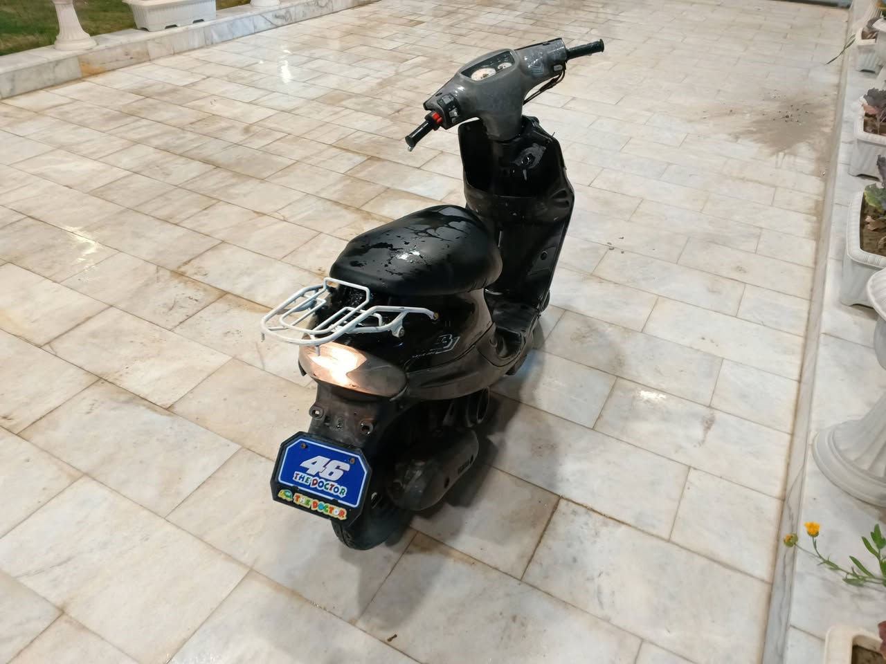 السلام عليكم للبيع بيجي 60 كامله مابيهه كل نقص دراجه خير من الله مكاني كوت داموك السعر 200 وبيهه مجال رقم الهاتف ***********
