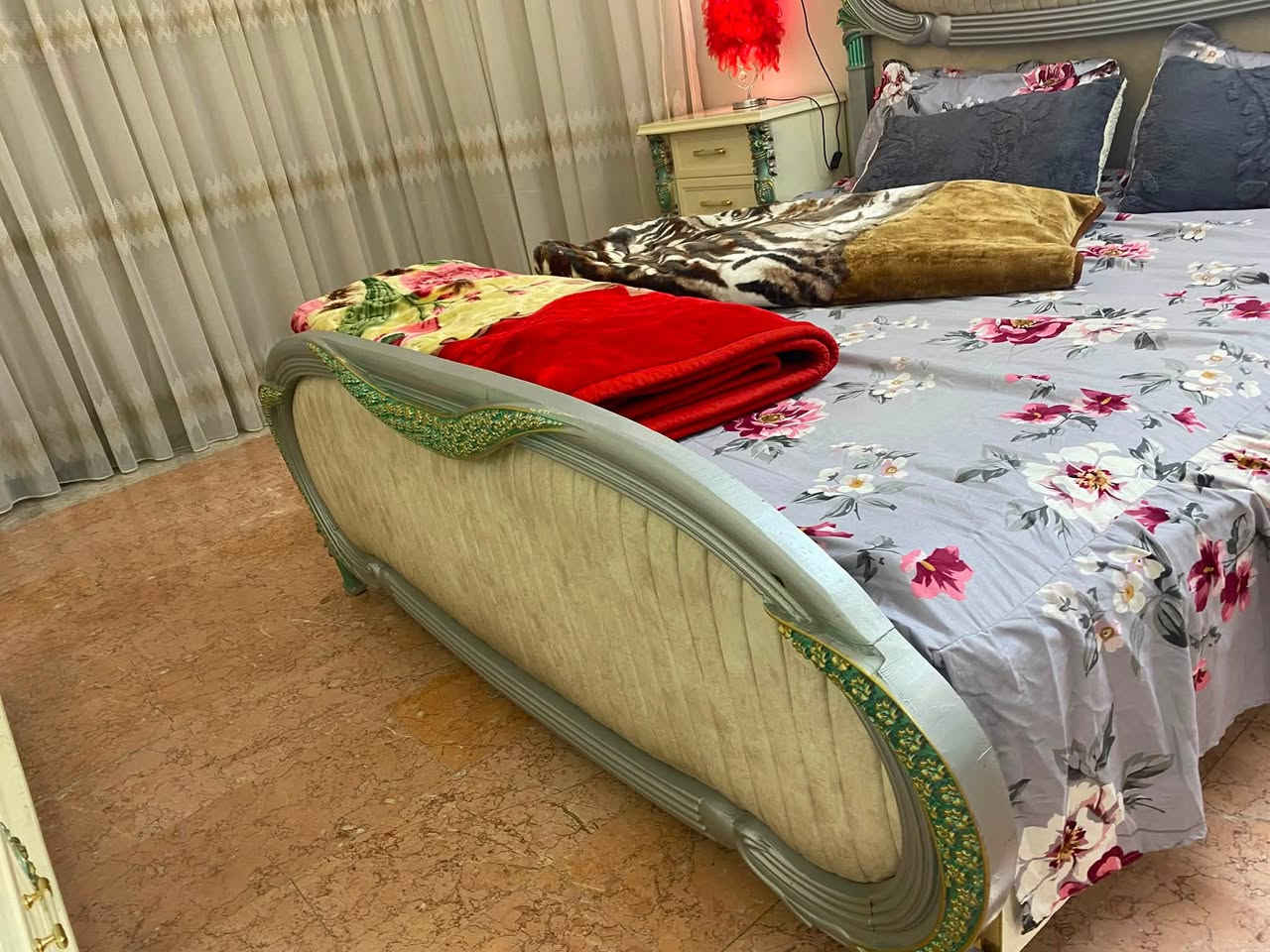سلام عليكم شباب غرفه نوم للبيع الله شاهد نضافه 95 بل ميه يعني جديد جديد كلش ليحب يتواصل هاذ رقمي *********** طبعن شغل كله عراقي درجه بس تصميم تركي الله شاهد شغله درجه أوله وثكيل عنواني بغداد حي اور
