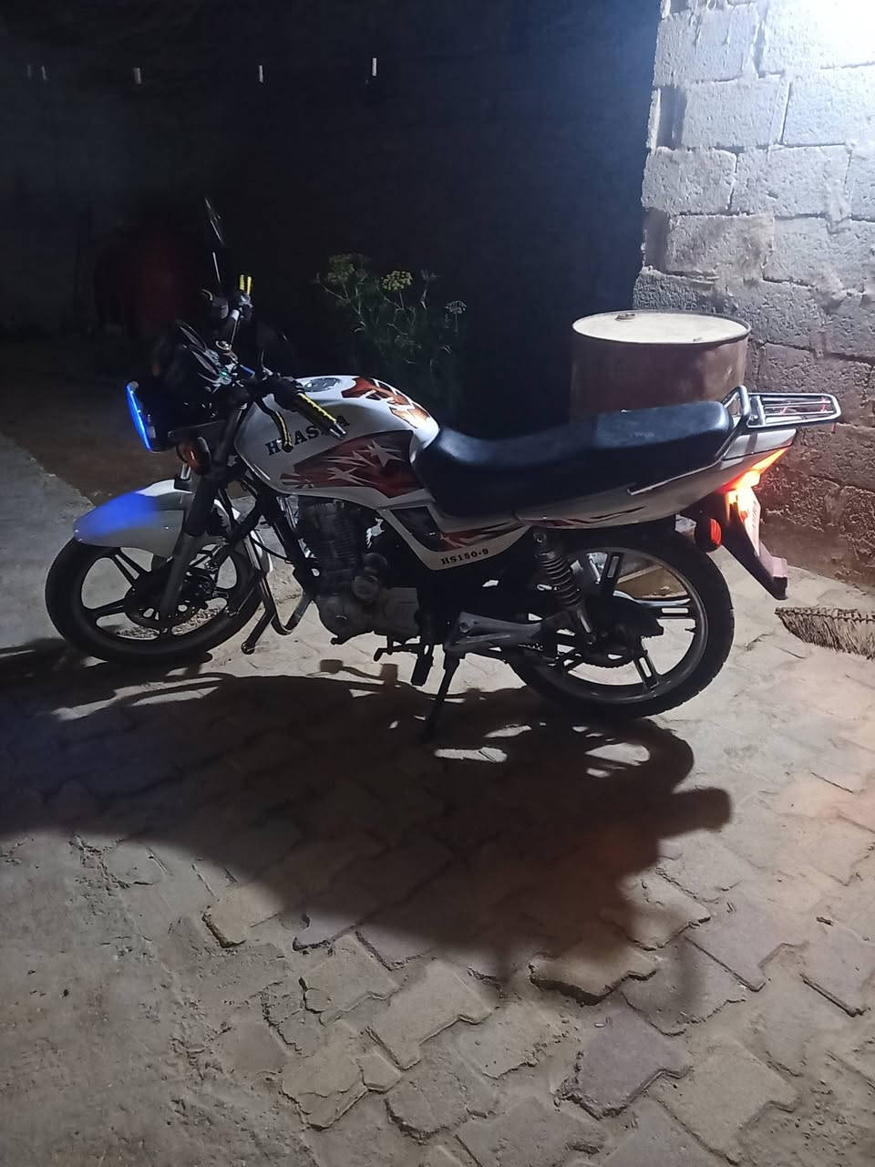 سلام عليكم متاح
موطور هيوشه موديل 19 محدث 24 

السعر 650 وبي مجال بسيط حك جيه 

***********
