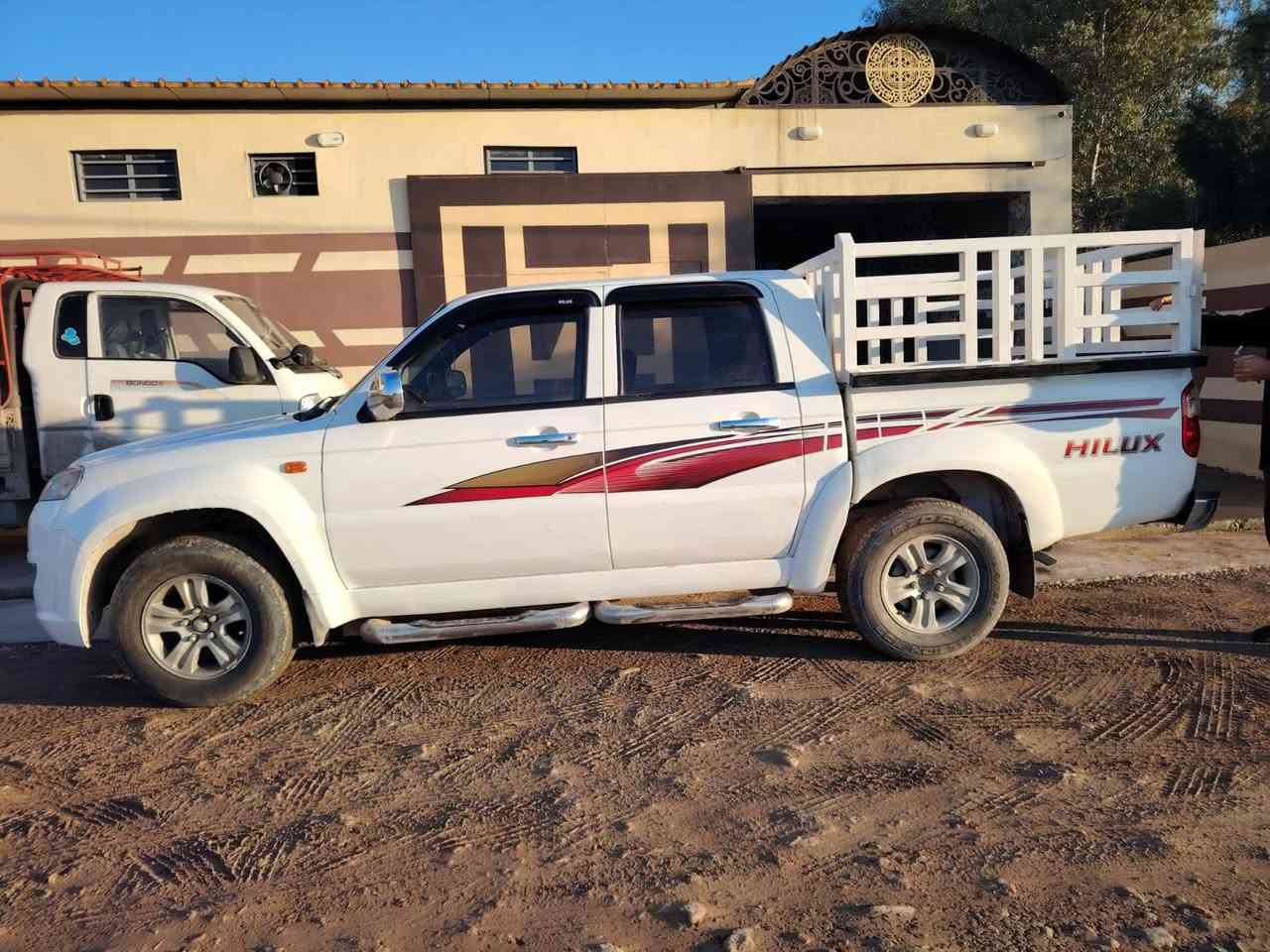 سلام عليكم للبيع بيكم سكاي موديل 2012 رقم نينوى بسمي 
سنويه جديده ورقم جديد  
فقط ملاحظات بسيطه
محرك ما مفتوح
*********** رقم صاحب السياره
السعر 95 وبيها مجال مكلف بل نشر
