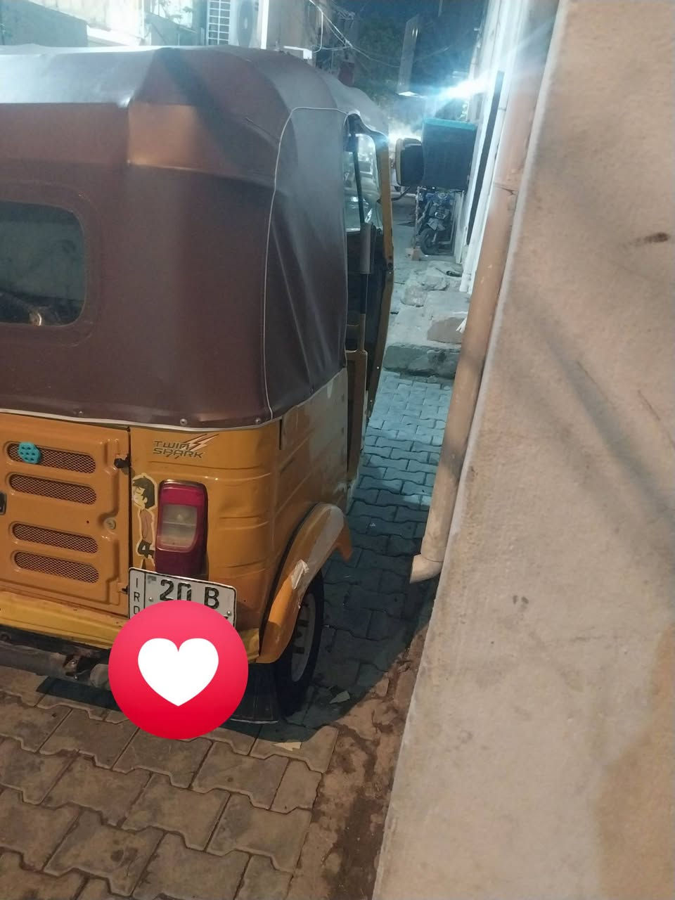 سلام عليكم عندي تكتك لبيع ٢٠ بسمي او مراوس بكاني ديالى بعقوبه خابر وتدلل ***********
