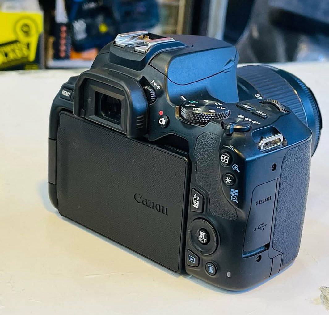 وياهة بطاريت ٢ وغلاف حماية احمر 

توصيل ماكو فقط بصرة ***********
