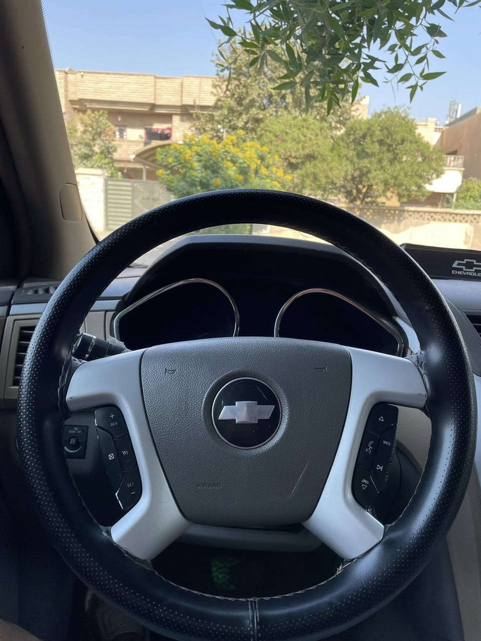 السلام عليكم ترافرس ٢٠٠٩ خليجي فول مواصفات
بأسمي السيارة على وضعها البلادي كشنات جلد تدفئة فتحتين سقف  تحكمات كشنات وستيرن تبريد شغال ثلج  بيها طخات ترجع ع البارد 
سعرها ٨٧ ورقة بيها مجال للشراي تجي تشوفها ع راحتك مكاني بغداد وهذا رقمي ***********
