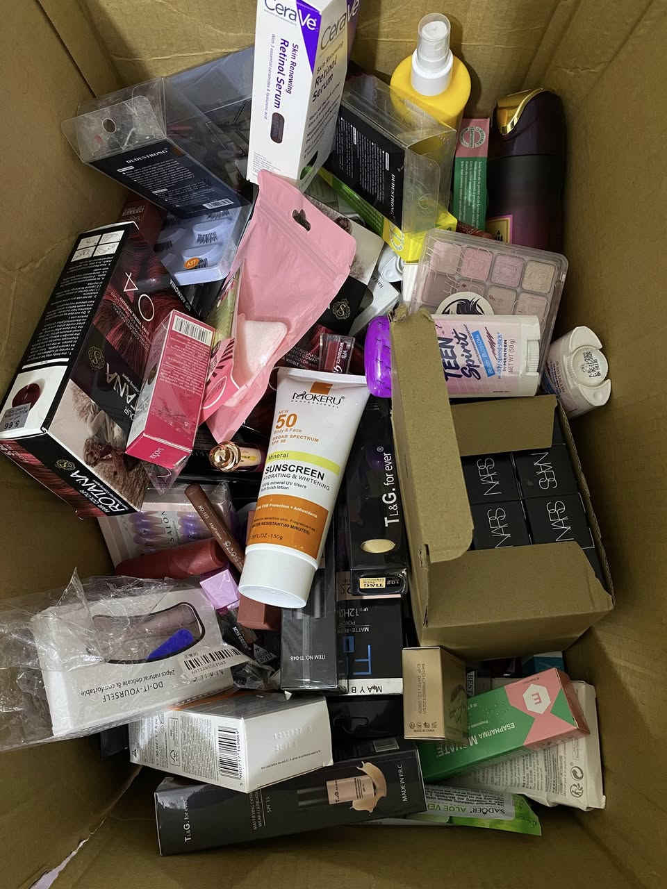 بضاعة تصفية امزونيه اصلي انتبه اصلي  ماركات عالمية من ضمنها شيكلام ومنتجات كورية 
منوعة مكياج وعناية  كلشي الي بالكم بيها 

السعر ع الخاص ابيع كارتون كامل للي يريد يستفاد منها جماعة الدوامات او البيجات او الي عدها مشروع قطع تموت 
١٣٢ قطعه وياها شغلات إضافية 🔥
@إشارة


**إذا كنت صاحب هذا الإعلان وتريد حذفه لأي سبب، رجاءا أرسل رسالة إلى الدعم الفني**