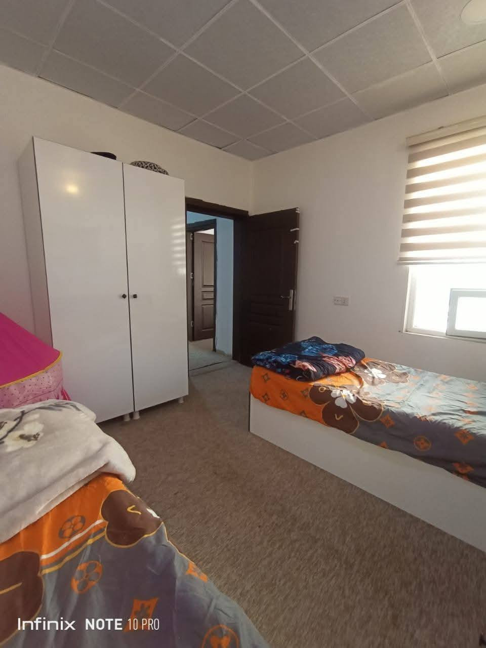 بيت للبيع في مجمع ئافاس Vip ( ١٦٠ متر ) مؤثث بالكامل بس جيب ملابسك واسكن موقع ممتاز يتكون من غرفتين نوم وصالة وحولي ومطبخ وصحيات منفصله وحديقة وكراج ويبعد عن سوق شقلاوة( ٣ ) دقائق ويسجل باسم كل من يحمل الجنسية العراقية وبسعر(( ٤ )) دفاتر و (( ٣٠ )) ورقة


**إذا كنت صاحب هذا الإعلان وتريد حذفه لأي سبب، رجاءا أرسل رسالة إلى الدعم الفني**