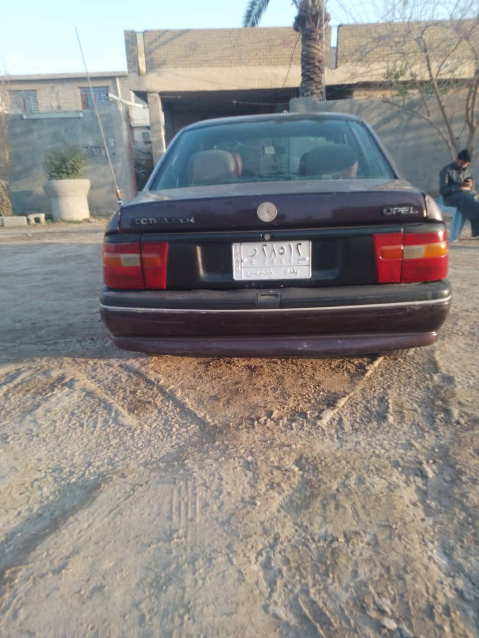 للبيع اوبل فيكترا موديل 1993محرك 2000 كير اوتوماتيك ويل كب 15 تخم تاير خمسه استد  الكهربائيات كله شغاله شرط التحويل رقم بغداد السعر43وبيهة مجال قليل بدون صبغ بدون اخياس ***********
***********
