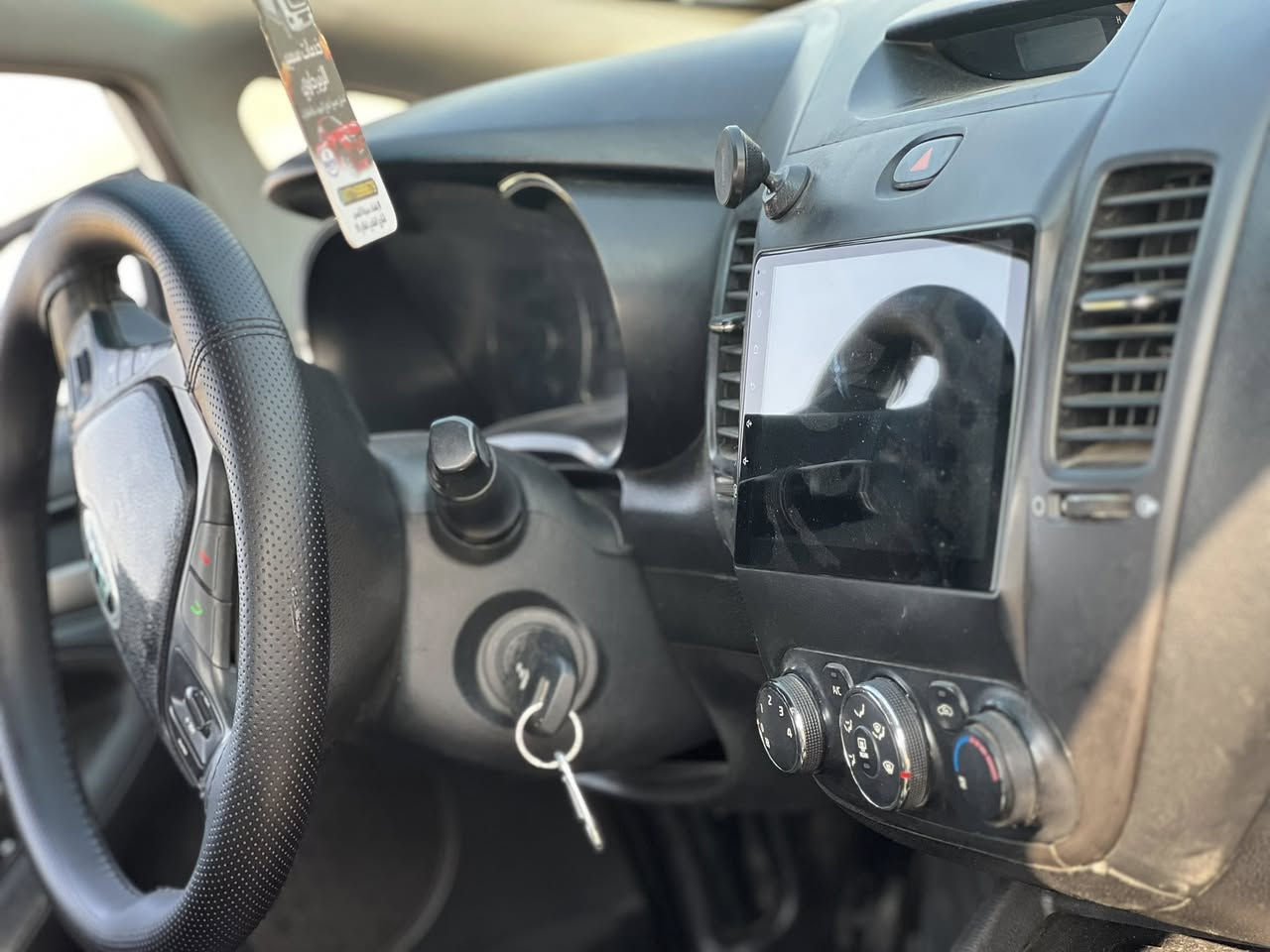 سلام عليكم البيع كيا سيراتو 2014 خليجي🥰
السيارة نص فول 
بيها شبر صبغ بالبنيد 
وبيها قطعتين بارد 
مواصفات 
فول تحكم ستيرن 
شاشة + كامرة 
فول حساسات 
محرك 1600 دوش 
كير 6 نمر 
شاشة اعطال 
منضومة زنون 
ويل كب 17 رياضي 
حدادية 80‎%‎ 
رقم اربيل الدولي شرط تحويل 
سنوية جديد 
السعر 115$ وبي مجال 
 سعر مااقفل بالموبايل تعال شوف وعيوني الك 
مكاني بغداد الكرخ 
الاتصال ***********
0️⃣7️⃣8️⃣7️⃣4️⃣2️⃣9️⃣3️⃣6️⃣9️⃣5️⃣
