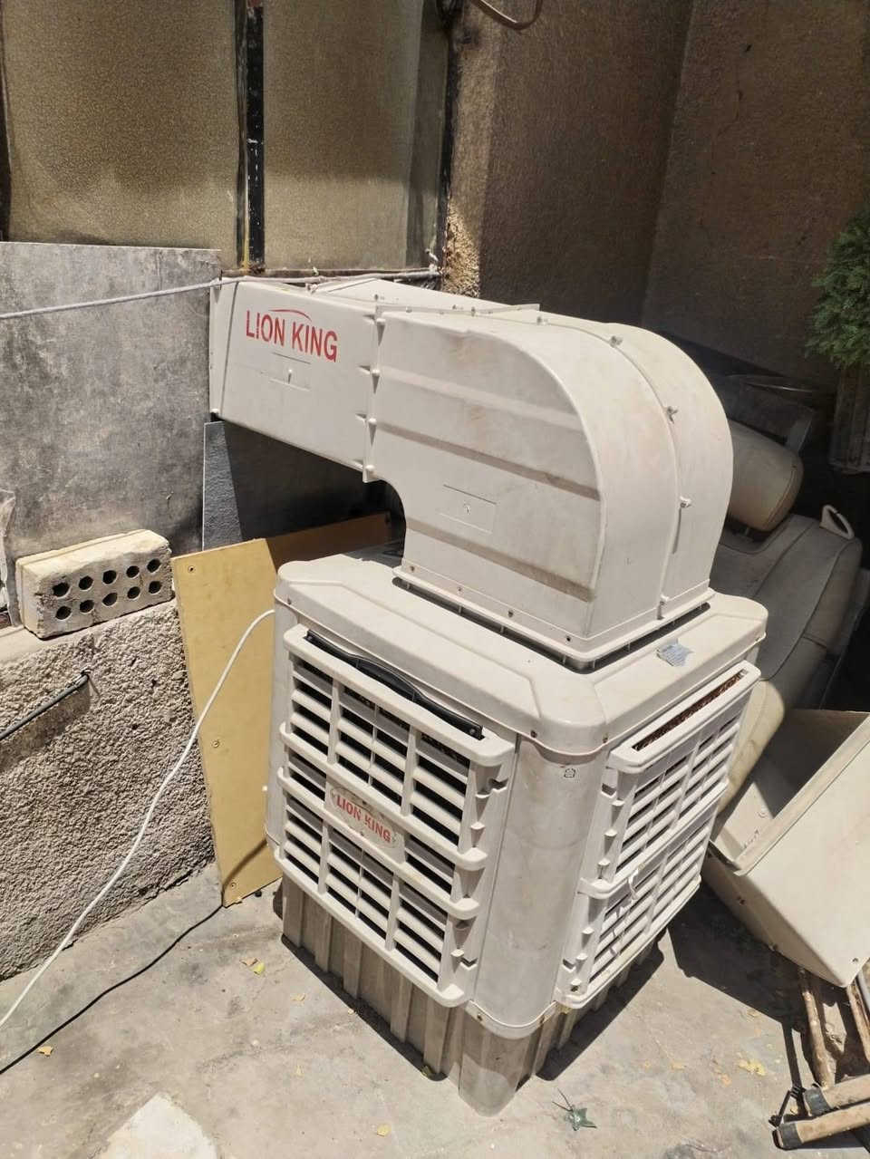 مبرده نظيفه وشغاله كامله وحلفات جديده السعر 200 وبيها مجال الشراي الاتصال ع الرقم ***********
