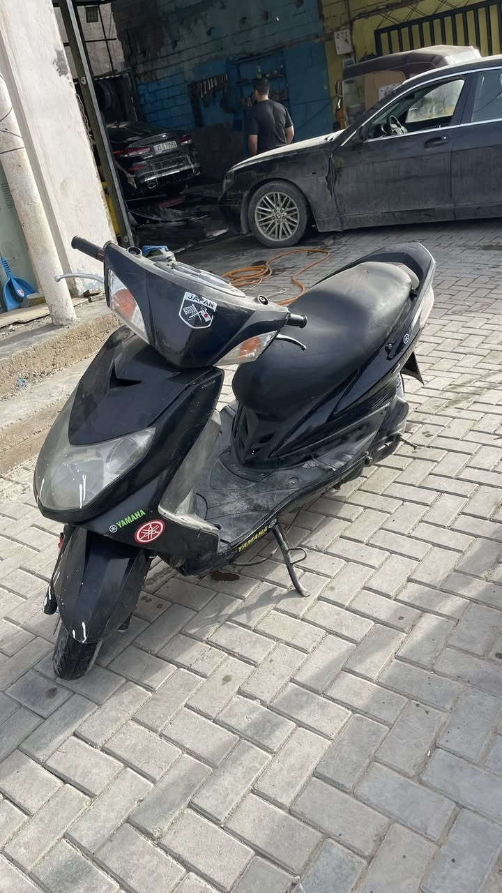 دراجه سكنس يوماها فحل كابريتر الدراجه كلش حلوه وكلها شغاله نكره سلف كهربائيات كلها شغاله 
الدراجه مجفته جديد وعله ايدنه 
شلعه معدل تخبل ومابيها كل نقص ومثل ماشوفوها كدامكم انكر واطلع 
المكان بغداد الشعب 
السعر 350 الف 
الشراي يتصل بلرقم كبل ***********
