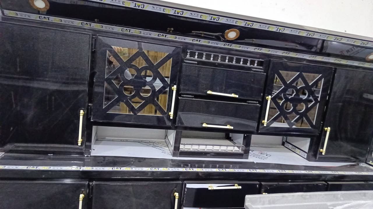 معرض الفرات للبيع جميع انواع الاثاث المنزلي المستخدم والجديدوبأنسب لاسعار مقابل دئره جنسيه القائم من جهه البرانيه بصف جسرالمشاة للاستفسارالاتصال برقم ***********متوفرواتس اب ***********
