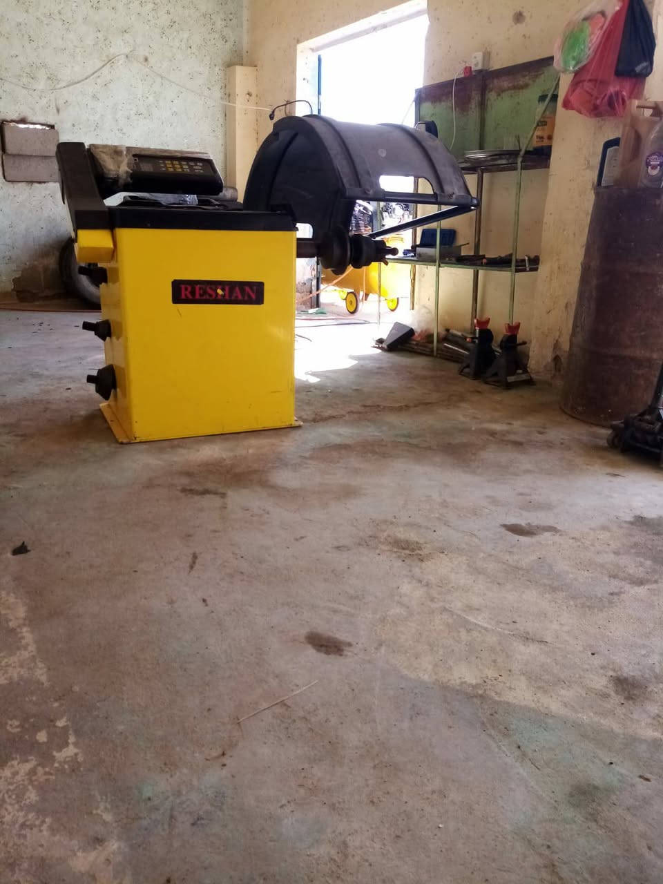 بلنص ريشان للبيع السعر 450وبي مجال العنوان الرمادي سجاريه قرب جامع الرساله للتواصل***********
