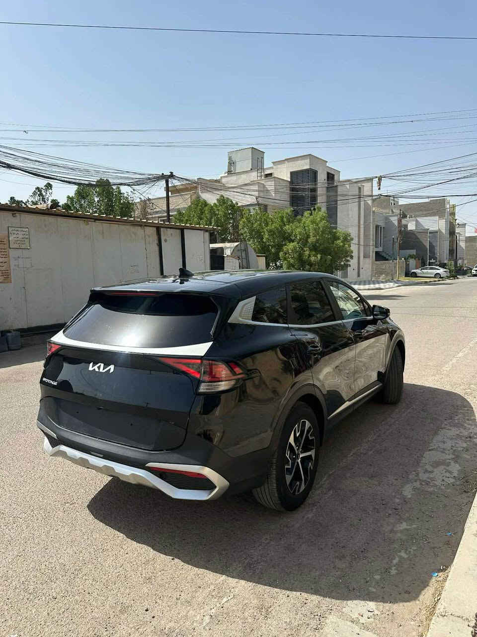 سبورتج سياره جديده كلش مرتبه صورها منشوره وللمزيد من التفاصيل تواصل ويايه على الواتساب او الماسنجر ***********
***********
السياره مابيها حادث بس سرقة السياره رايدها اب 230 وبيها مجال بغداد, العراق
