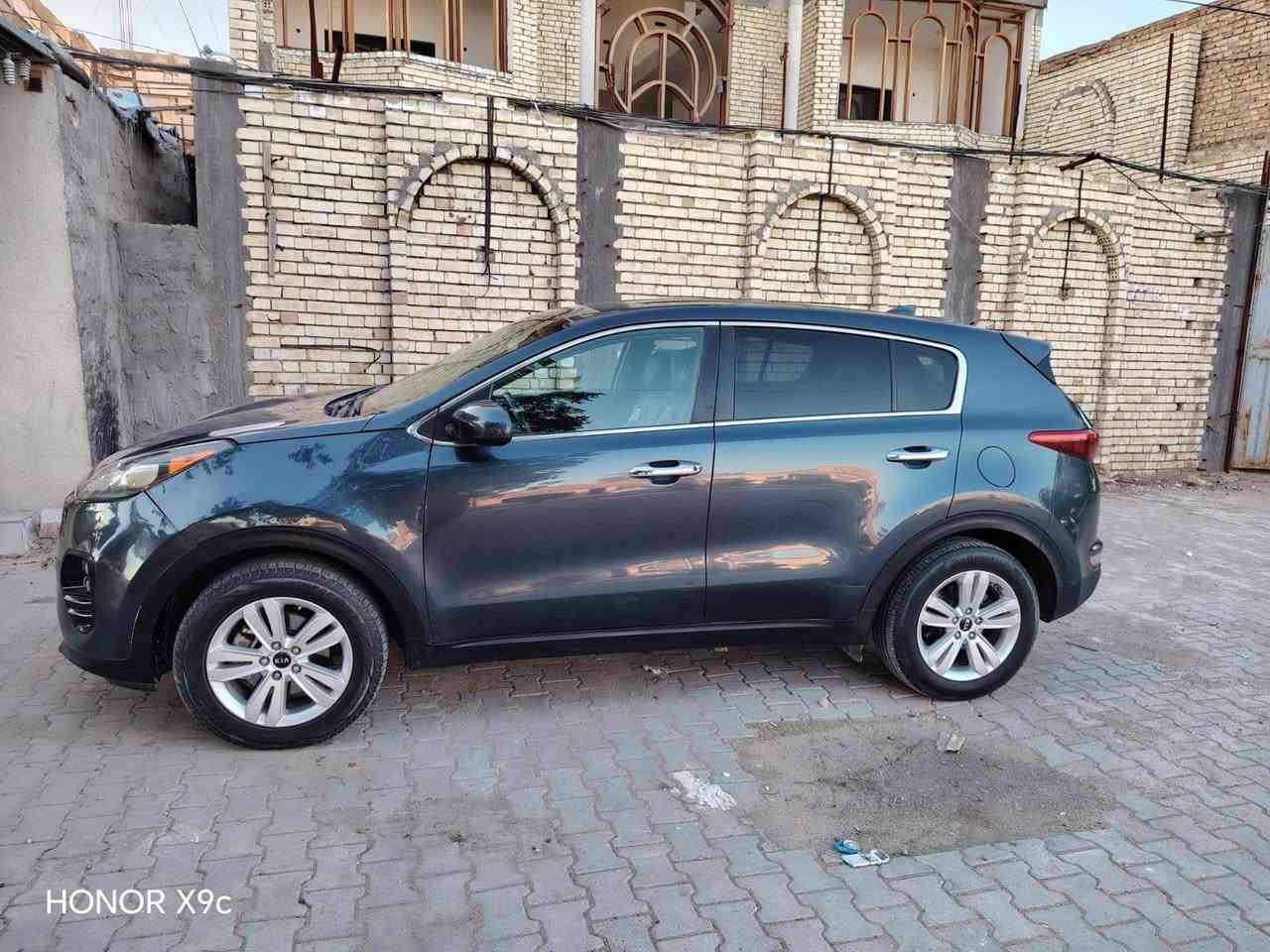 اسلام عاليكم للبيع كيه سبورتج ٢٠١٩ رقم كربلاء بسمي سنويه جديده لون نيلي مكينه ٢٤٠٠ مكينه كير حداديه تخم تاير تبريد تتفئه كفاله السياره احلاه من الصور حادثها جمالغ خلفي وقبق جنطه وبنيد بدوان اي دواخل ابد مواصفاتها معروفه السعر ١٣٨ وبيها مجال بسيط جدا للستفسار الاتصال على الرقم ***********
