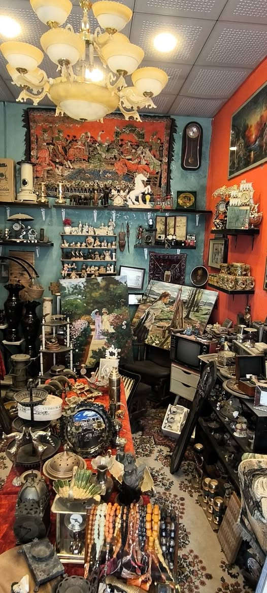 متوفر مجموعة انتيكات ومقتنيات متنوعة محل كامل يباع شلع محل كامل يباع كامل
الغراض ما معروضة كلهة بالتصوير

تواصل واتساب فقط ***********
