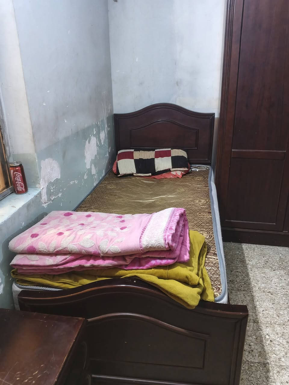 غرفتين صاج نجاره عراقيه للبيع مستعمل
الغرفه الاولى 

جربايه نفرين و كنتور ست

ابواب مع ملحقاته

الغرفه الثانيه 

ثلاث جربايات ام النفر

مع كنتور اربع ابواب
وملحقاته 

سعر الغرفتين معا مليونين و نصف
مكاني بابل

الرقم***********
