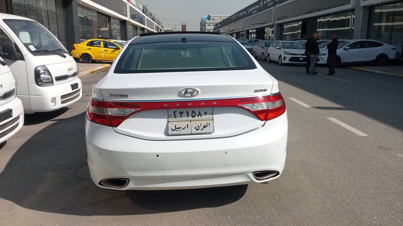 ازيرا 2012 فول مواصفات بقطعه صبغ محرك 6 الداخل قرمتي رقم التواصل *********** 
***********
