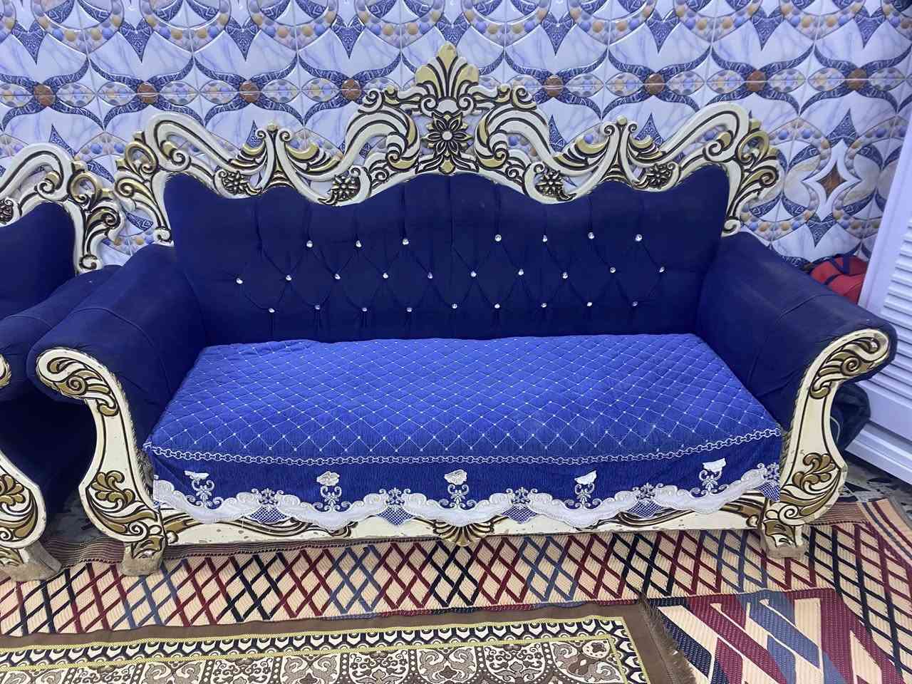 السلام عليكم ورحمة الله وبركاته اخواني تخم للبيع سعر 300  وبيها مجال تكون من قنقتين كل وحده تلث نفطات وقنفتين نفرا وحاد كل وحده قنفه وحده ام النفرين رقم والاستفسار ***********
