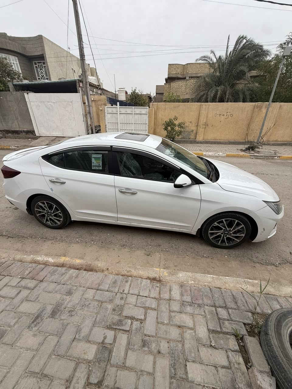 سلام عليكم 
النترا 2020 خليجي فل مواصفات محرك 2000 دوش كير اي تي سيارة جاهزة رقم اربيل بأسمي صدر تايرات جددد محرك لا تبخير ولا تنقيص وبيهة صبغ وبارد موجودات بل سونار 
سعرر 127 وبيهة مجال 
مكاني صويرة قرب بسماية
***********
