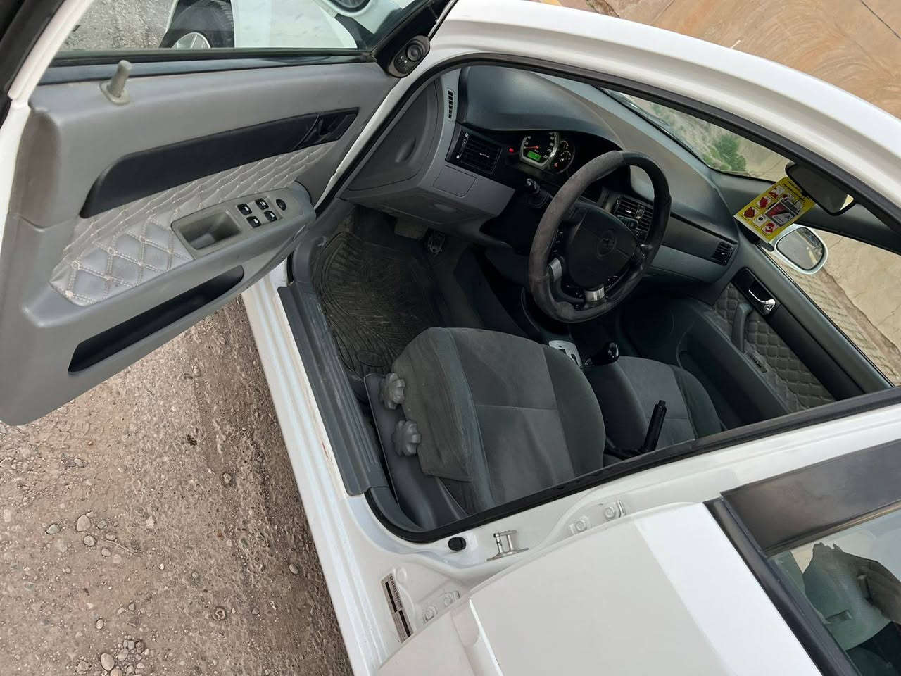 سياره اوبترا موديل 2014كيرو مكينه شرط بدون ضربه بدون صبغ سياره كلين سياره كير أوتوماتيك فقط شبر صبغ عل صندوق تاخم ورا جديد تايرات جديد سنويه جديد سعر89$بي مجال 
عنوان كركوك 
*********** كركوك, العراق
