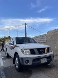 نيسان نافارا • حك الجهة • بصرة