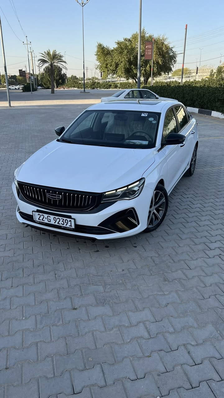 جيلي ام كراند 2025 فول مواصفات 
فتحة  سقف 
وشاشة  حجم كبير لمس  تفاعل سريع جداً  حجم 15 تدعم كار بلاي

اضائة LED امامي وخلفي متصل بالكامل زنون بلادي 

گير AT 6 سرعات 
ويل 17 كروم
عدادات رقمية دجتال 
كاميرا وحساس خلفي تفاعلي 
تشغيل عن بعد  
تنزيل  وتصعيد جام عند بعد 
مري شفط
كراسي جلد بالكامل
مقعد السائق كهرباء 
تحديد مسار 
مثبت سرعة 
جام السيارة كلهن كهربائي 

للأستفسار او التواصل 
***********
