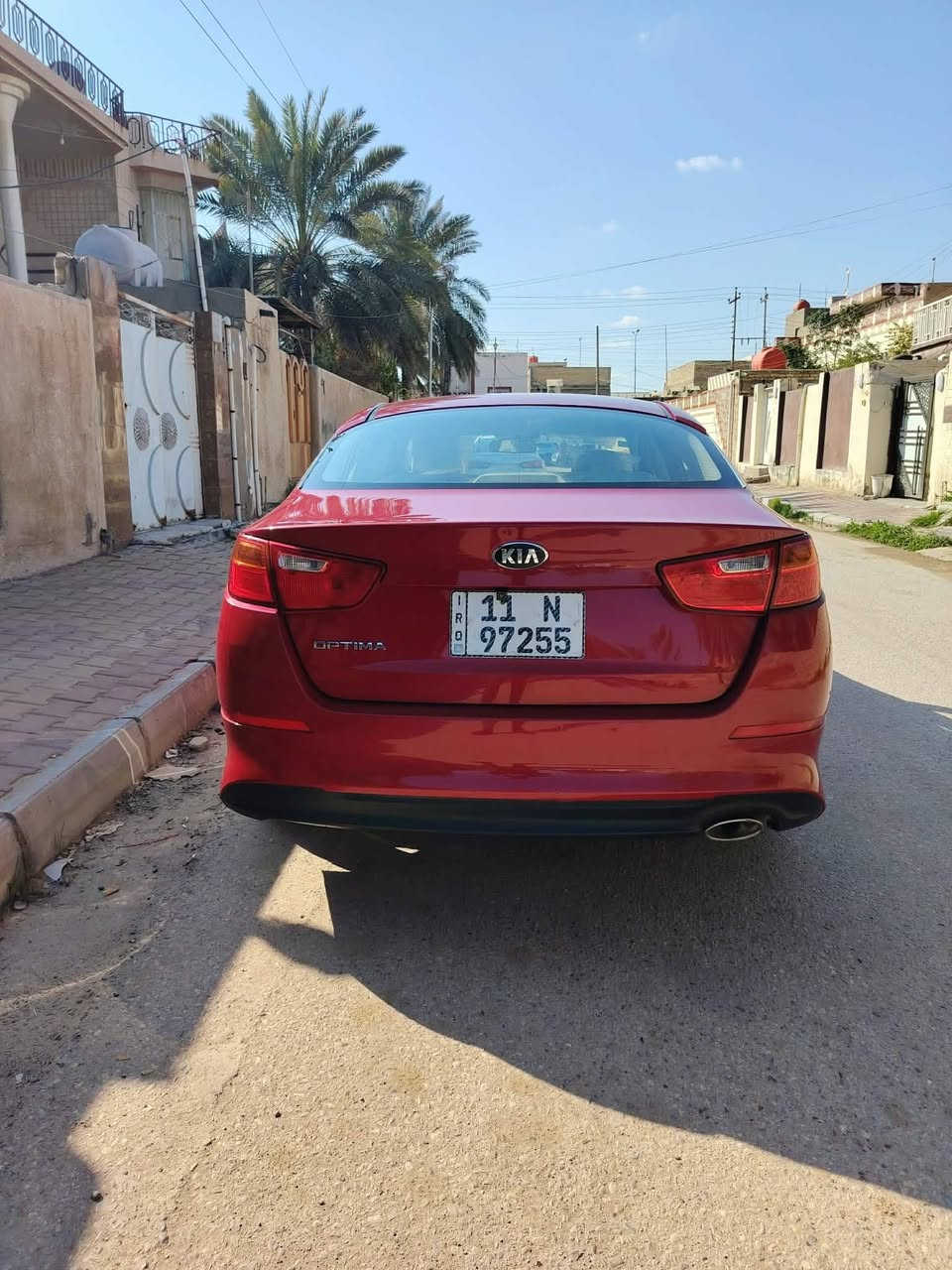 مراوس فقط
جيلاتين ب الباب وشوي بارد جوه قبق البانزين مكينه ٢٠٠٠

مكلف ب النشر رقم صاحب السياره ***********
