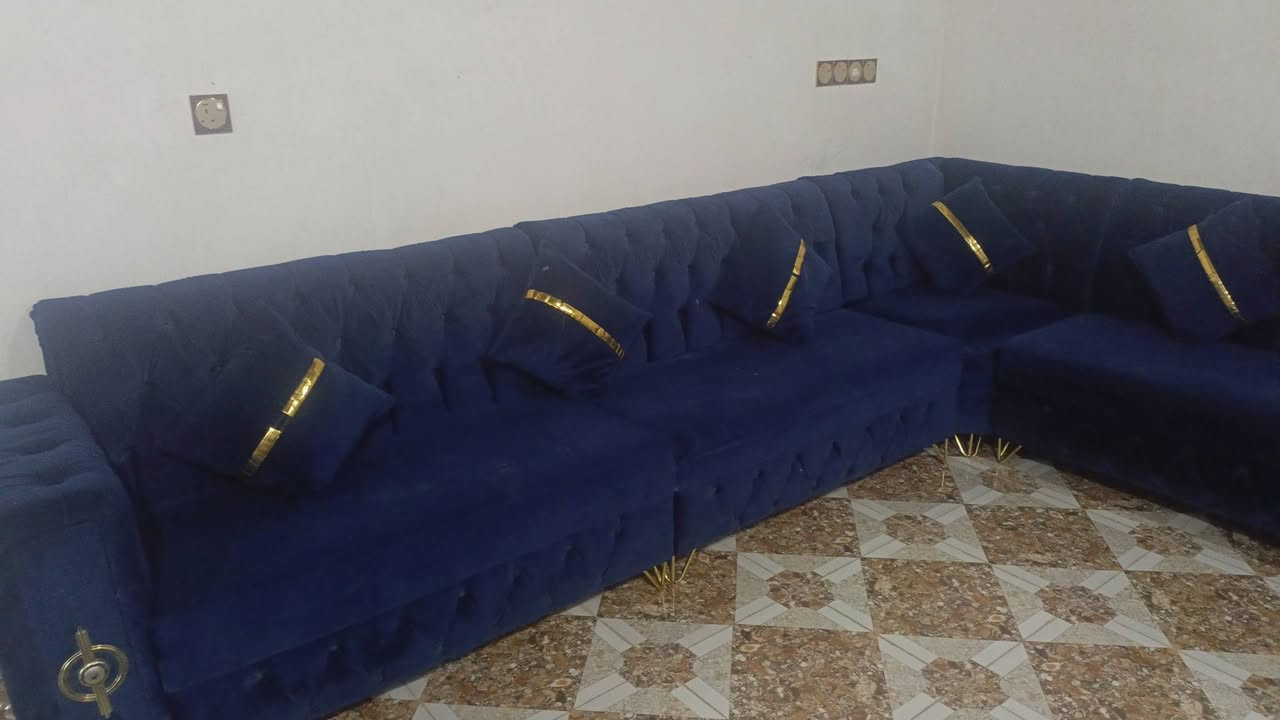 اسلام عليكم ديوان للبيع الطول 7متر السعر 350 بي مجال الاتصال ‏‪***********‬‏
