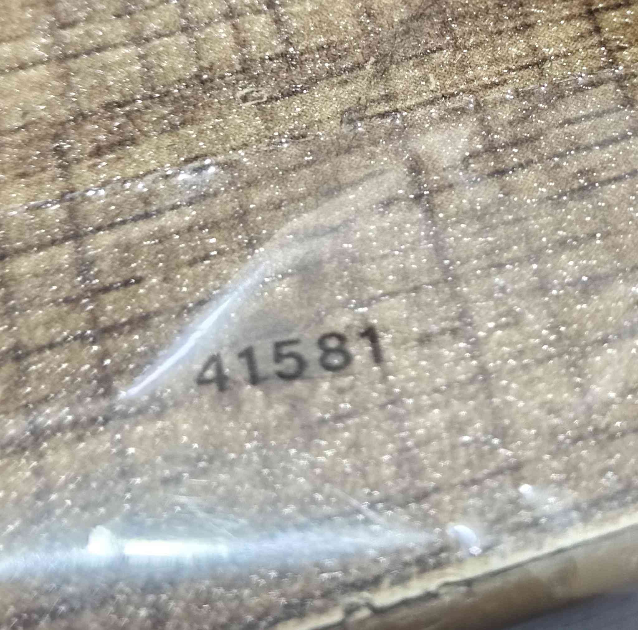 متوفر جين بول بردايس غاردن 
اكتب سعرك خاص


**إذا كنت صاحب هذا الإعلان وتريد حذفه لأي سبب، رجاءا أرسل رسالة إلى الدعم الفني**