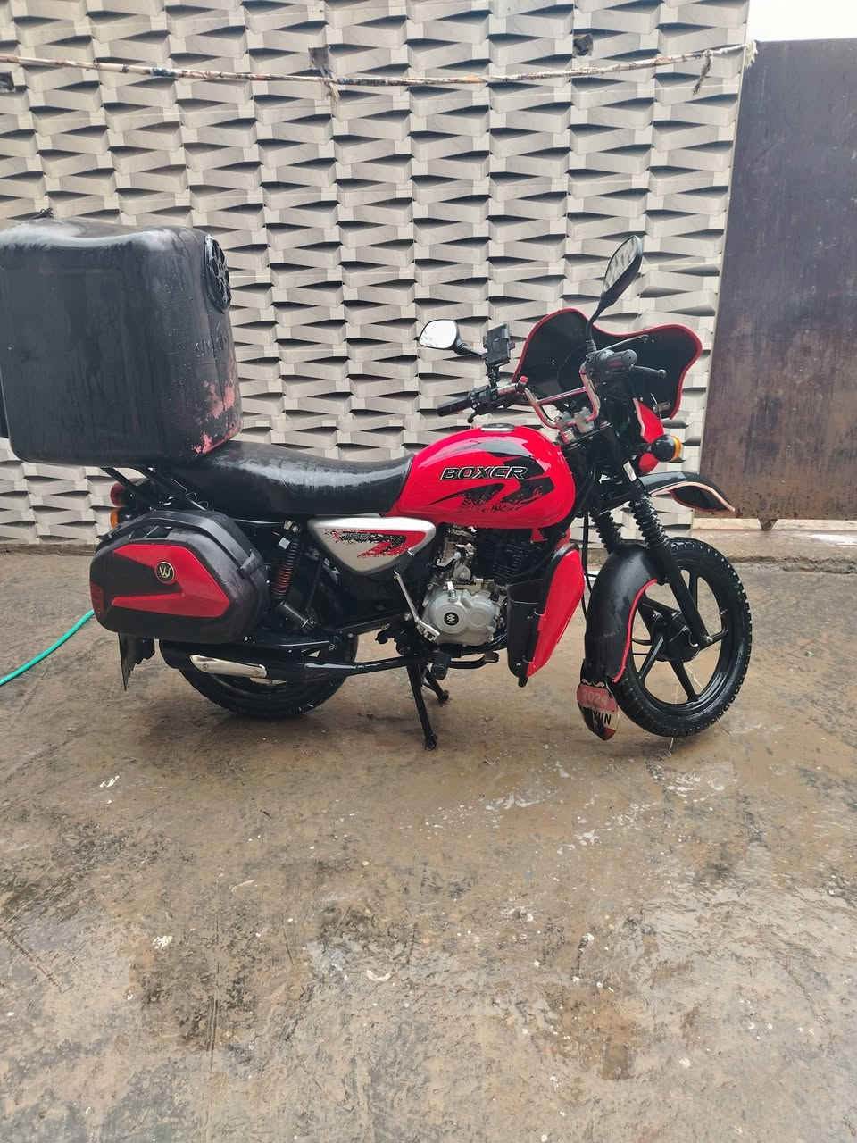 دراجه بوكسر للبيع 2024 بشهر 12 زيرو شرط تحويل لوحات ثنين رقم ربيل ماممدود عليهه سبانه مكانهه بغداد جسر ديالى جديد نتصال عله رقم وساب ***********
