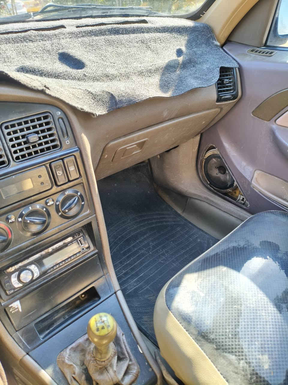 بيجو 2013 صفرة رقم بابل بأسمي مشروع وطني السيارة صفرتها من ناحية الغرامات و الهيئة و جاهزة من مكينة و كير و حدادة تبريد السيارة بيها رشات بالدواير سعرها 30 ورقة مكاني بابل الحلة الرقم 
***********
***********
