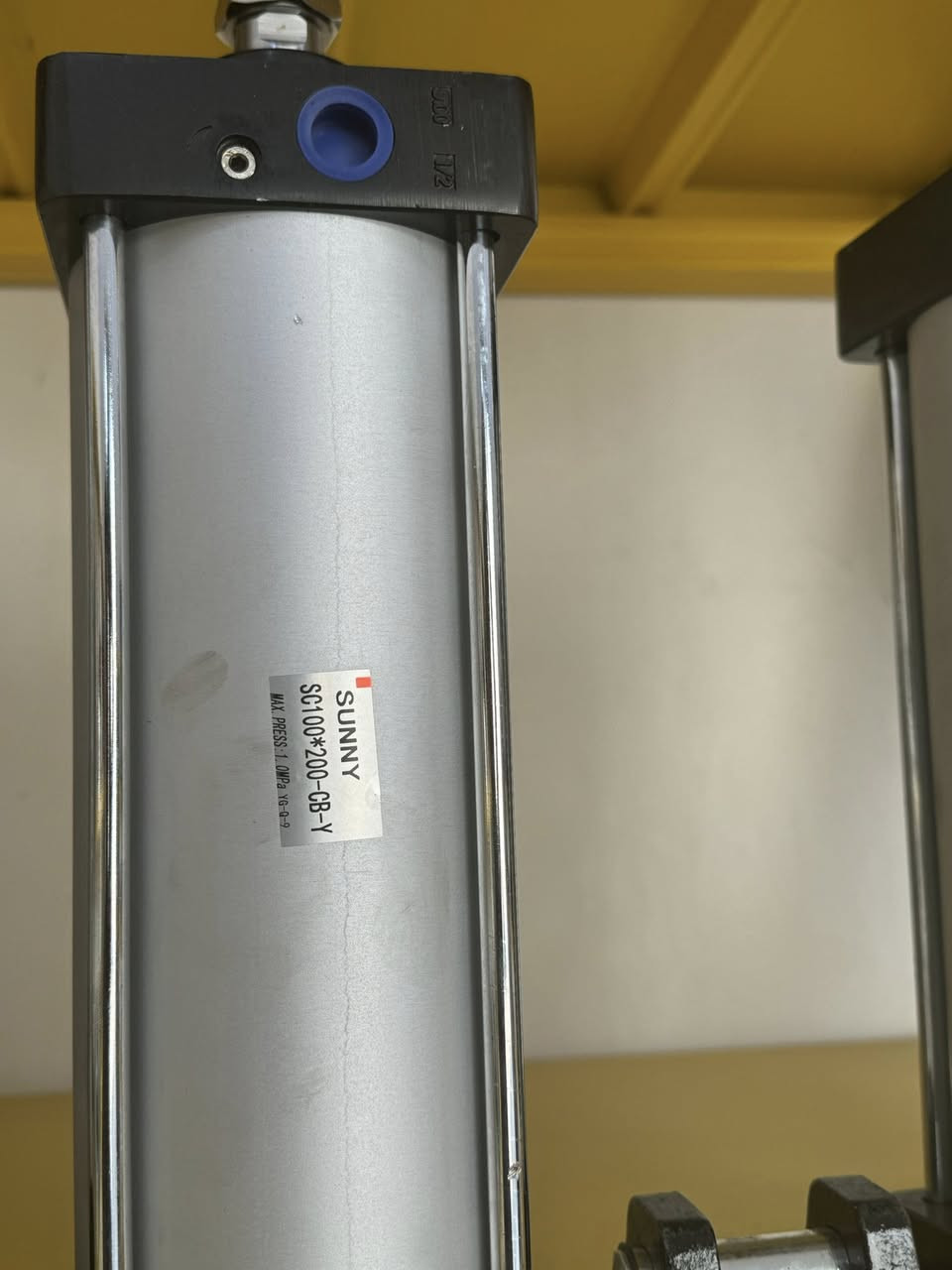 � شركة أبو غازي للتجارة العامة 🔹
للـاستيراد والتجهيز المباشر لجميع الأدوات الاحتياطية لمعامل:
🏗️ الكونكريت (الجاف والرطب)
🛣️ الأسفلت
🧱 البلوك
⚙️ الكسارات

📦 المتوفر لدينا:
1️⃣ قوايش ناقل المواد
2️⃣ كيربوكسات براين
3️⃣ كيربوكس قوايش
4️⃣ بوايات سمنت بجميع القياسات
5️⃣ هزازات مواد بجميع الموديلات
6️⃣ براينات الإسمنت كافة الأنواع
7️⃣ جكات الهواء ومستلزماتها
8️⃣ رولات القياس بجميع الأحجام
9️⃣ فلاتر سايلو الإسمنت
🔟 خلايا الوزن الكورية الأصلية
1️⃣1️⃣ شاشات المواد
1️⃣2️⃣ عدادات الماء (ميكانيكي وإلكتروني)

🛡️ جميع الأدوات بضمان حقيقي لمدة 3 سنوات
🚚 خدمة توصيل إلى جميع محافظات العراق

📍 موقعنا: بغداد – باب الشيخ
📞 *********** – ***********
