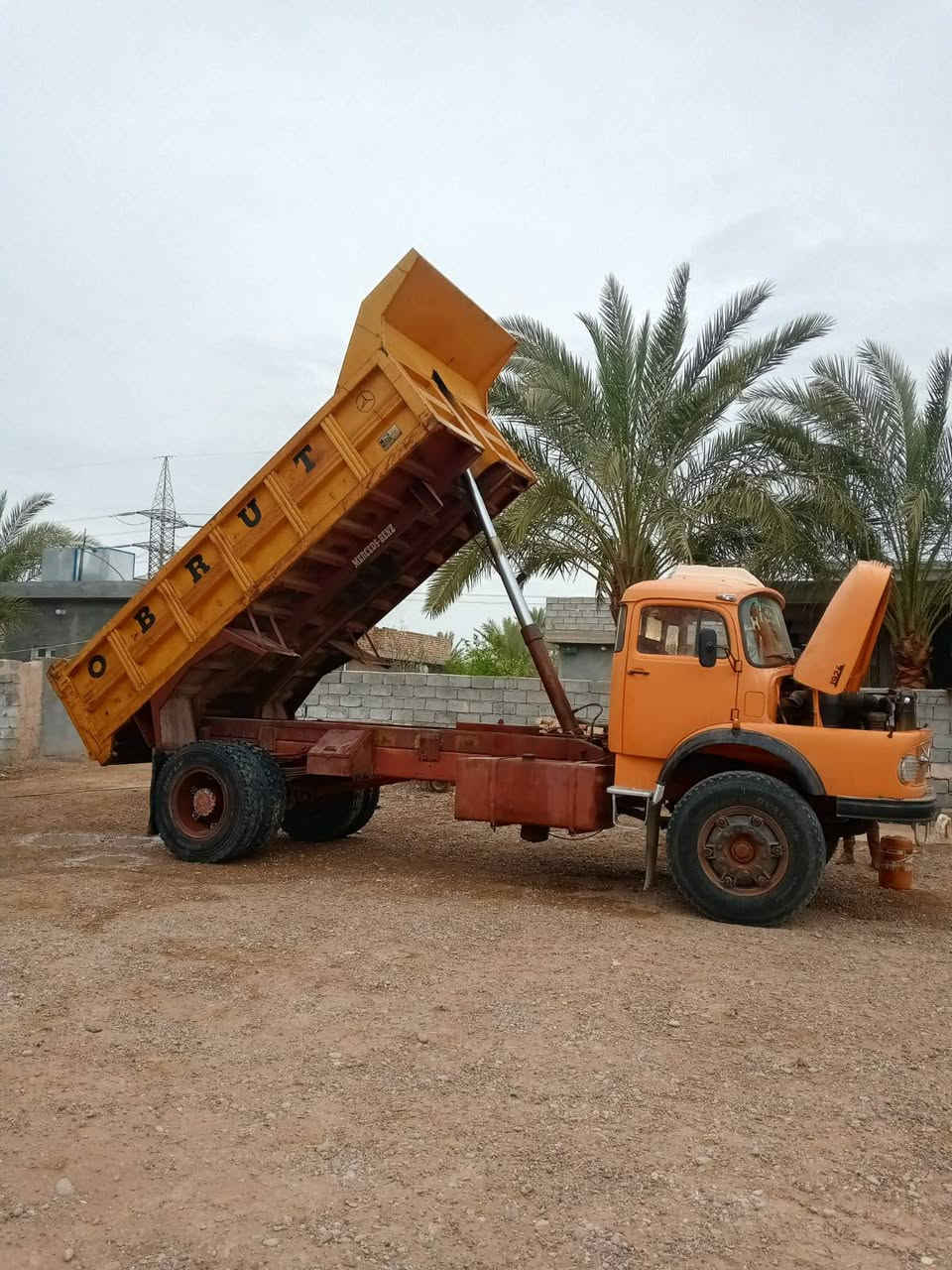 السلام عليكم مكلف بالنشر قجمه موديل ٧٣ شاصي عريض رقم انبار الماني بأسم راعيها الشخصي تحويل مباشر 
محرك ٥٥ كير ٢٥ عادي اكسن جيف جاهزه للشغل للأستفسار تفاصيل اكثر اتصال بصاحبها الشخصي ***********
