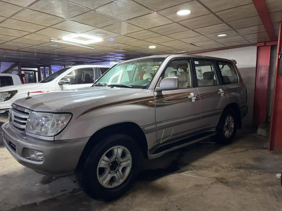 بسم الله الرحمن الرحيم..
سلام عليكم
تويوتا لاندكروزر مونيكا موديل 2005 فول مواصفات
سيارة مكفولة كفالة عامة بشرط سيارة جديد
كير محرك اكسل كلي بشرط درجة اولا 
لا صوت لا تنقيص كلشي مابي
سيارة مواصفات فتحة ثلاجة هوك فول
تايرات جديد تبريد ثلج اي نقص مابي
رقم سليمانية سنوية هزة رقم جديد لل 2030 بسمي
تحويل وكالة موجودة تحويل اصلي
ماشية 190 حقيقي 
سيارة بنزين هم نظام غاز درجة اولا
سعرة : 173 بي مجال بصيط
مكان : سليمانية
***********
