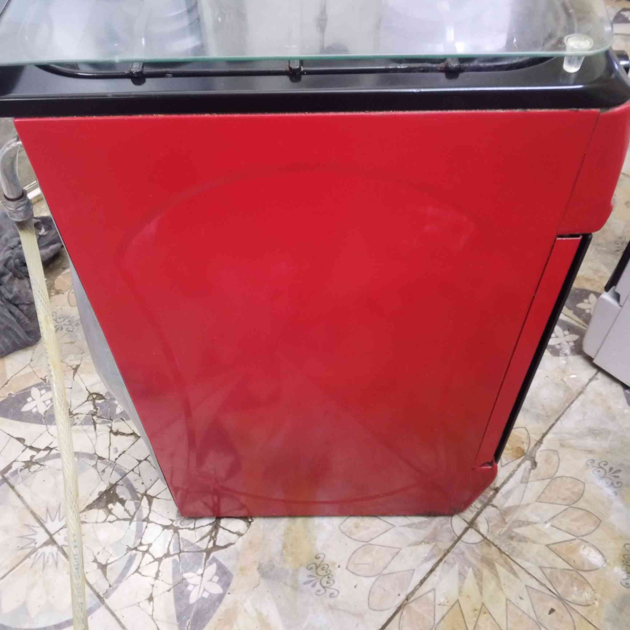 سلام عليكم عندي طباخ لل بيع شرط
فرن فوك جوه كلو شغال تجي تفحص 
او تاخد سعر 75 مكاني كركوك حي 
وحده رقم ***********
