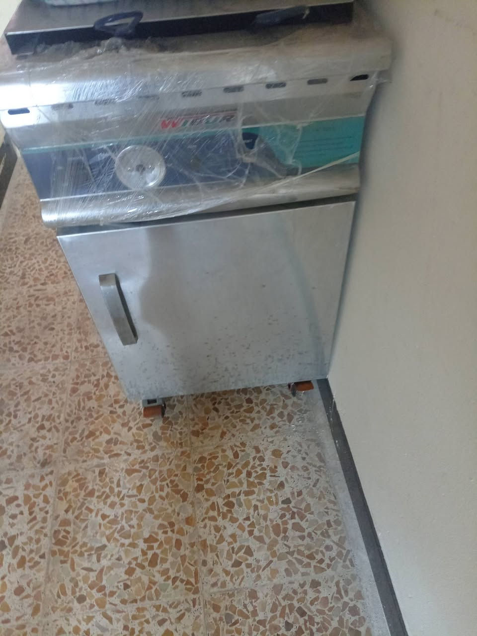 سلام عليكم اخوان عندي قليه مال زنكر جديده مستعمل شهر كامل  مكاني موصل حي النور ***********السعر 375 او بيها مجال
