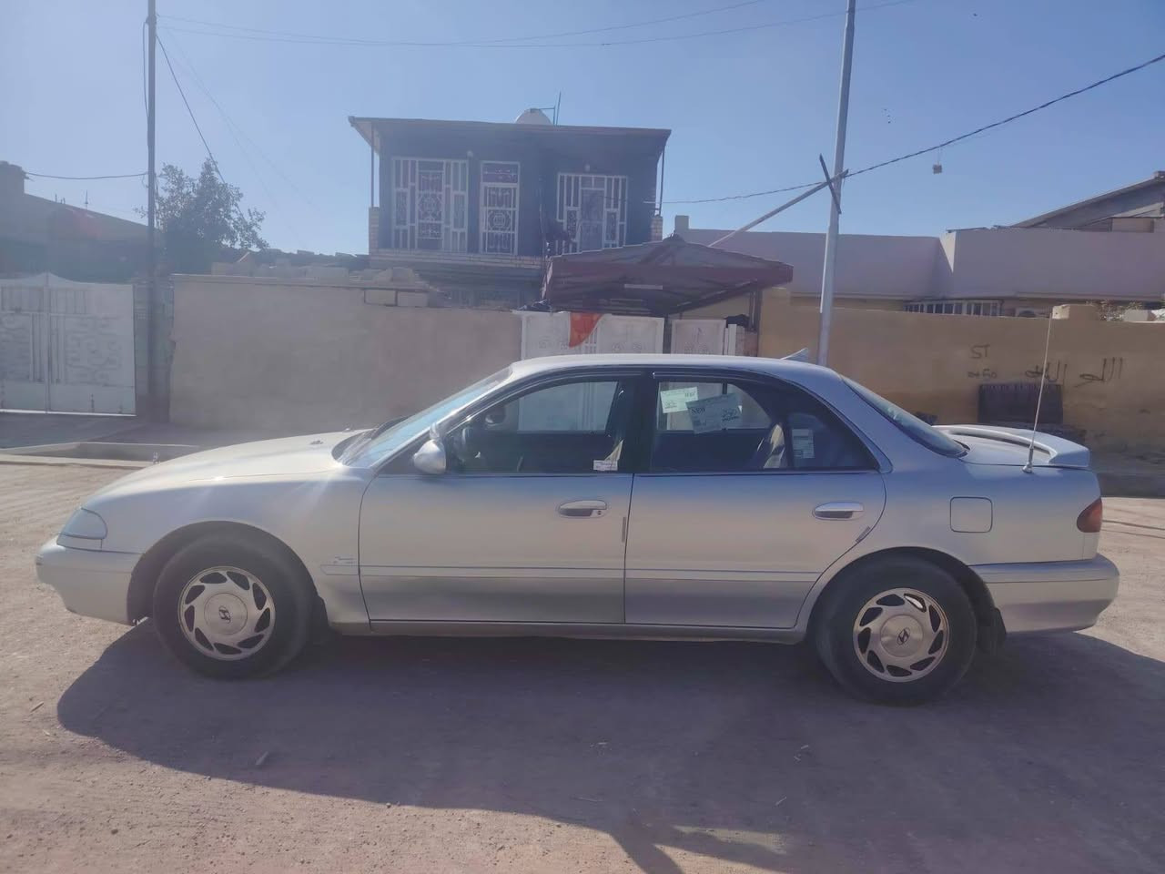 السلام عليكم
سوناتا 2 موديل 1995 السيارة باسمنا رقمها بغداد دولي الجديد هزة جديدة السيارة نظيفة مثل ما كدامكم بالصور وبالواقع بعد احلى ،السيارة اوتوماتيك مكينة 2000 ، سعر السيارة 52 وبيها مجال موقع السيارة محافظة واسط ناحية سيد الشهداء المزرعة 

للتواصل عبر الرقم ادناه :***********
