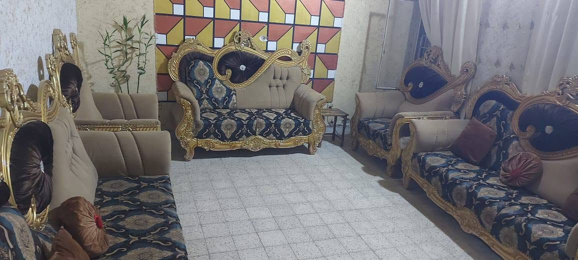 بسم الله وعلى بركة الله
تخم قنفات نظيف جدااا درجه اولى 
ملاحظة: مكلف بالنشر 
رقم الموبايل ***********
***********
