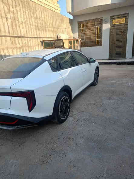 سلام عليكم كي4 للبيع زيرو ماشيه 400كيلو سياره مدوشمه فول عده البنراما سايد بريك بصمه مفتاح سويج بصمه تشغيل عن بعد كامره دواره سياره خليجيه صمام الشركه الدولية خمس سنين وأربع تبديلات دهن  سعر خاص مكلف بنشر اتصال على الرقم/ ***********/
