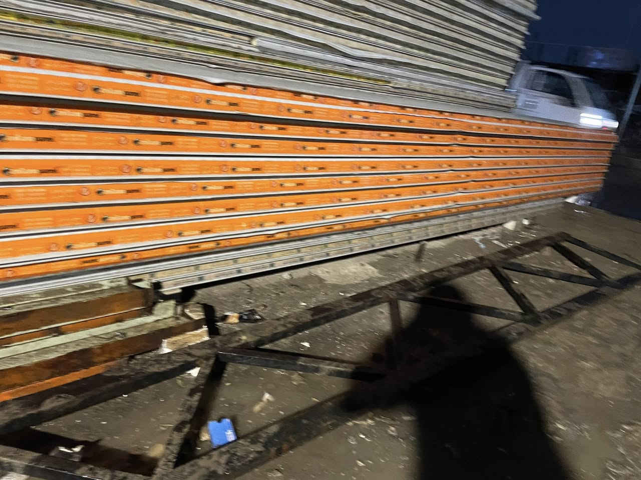 اللهم صل على محمد وال محمد على بركه الله تم وصول ساندويج ضد الحريق وبي شهاده منشى
طول 8 العدد تسعه اسعار تنافسيه جدا جدا جوا السوق اتصل على الرقم الهاتف)(***********)
