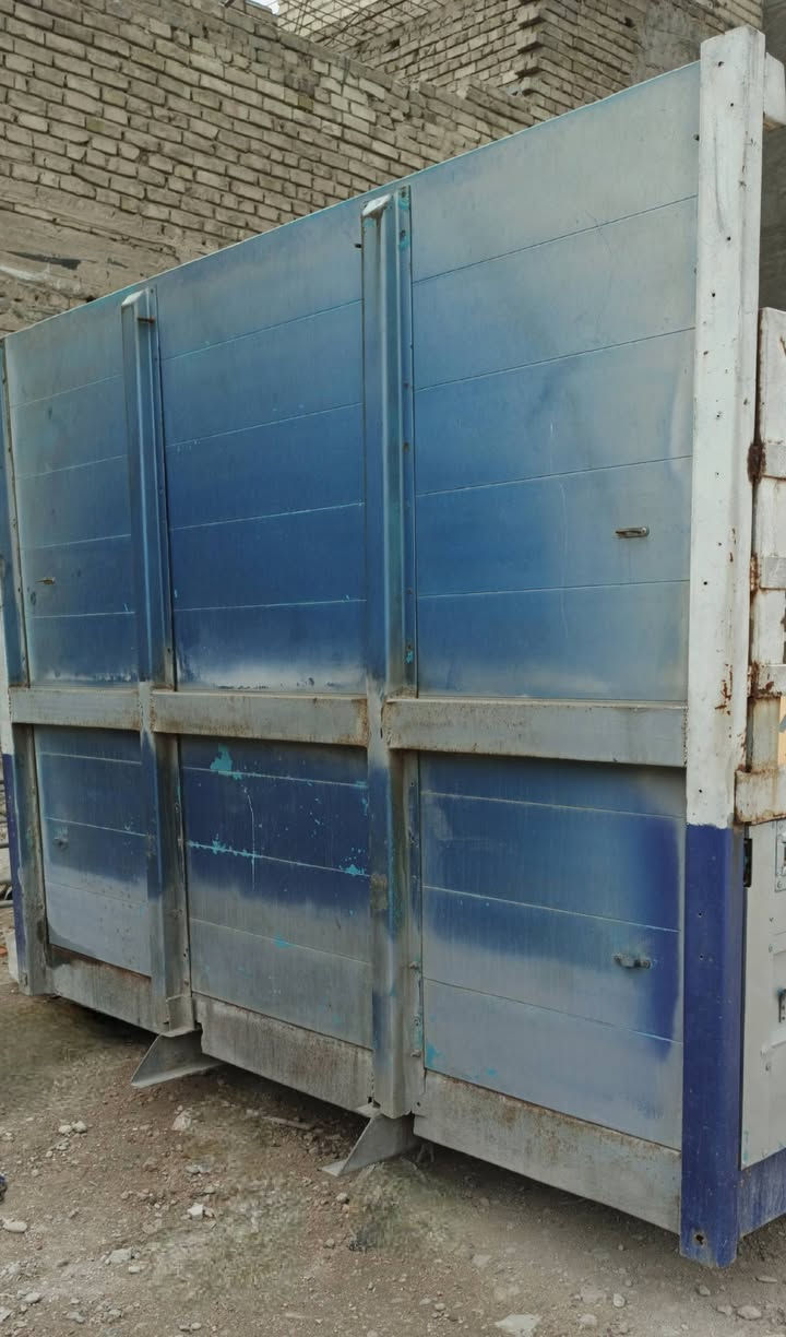 للبيع بدي اتيكو طول 7متر سعره 10$ وبي مجال قليل مكان بغداد للاتصال *********** غير متواجد على الفيس رجاءاً
