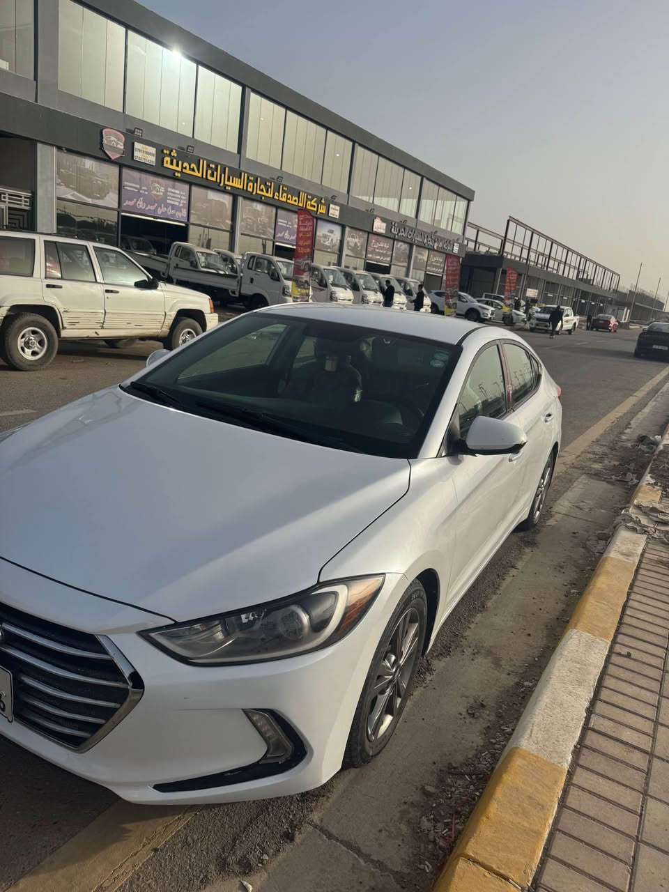 السلام عليكم من رخصة الادمن الانتره 2017 السياره وراد امريكي ورد السياره خشم البنيد او بالعراق قطعتين باب السيايق بارد ابو الخلف السايق حار بدون دواخل السياره كير مكينه بلادي ممفتوح برغي  السياره بيها صبغ عام اثر تكشير السياره مثل ما بصور تريد تحويل تريد وكاله السعر 105 او بيها مجال بصيط اتصل او تدلل*********** الصويرة, واسط
