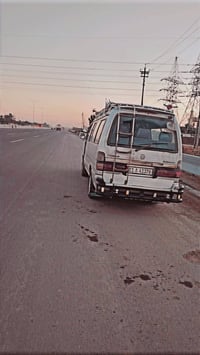 فتون للبيع 2009 سياره تخم تاير محرك مقفول السياره باسمي تحويل ثاني يوم...