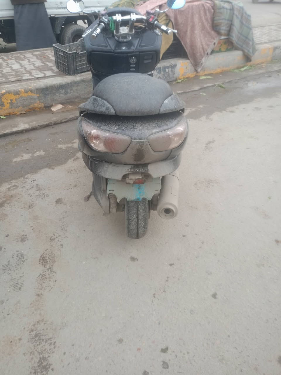 السلام عليكم دراجة فورزا 09 دراجة نظيفة خير من الله الدراجة نكرة سلف بكل وقت لا تنقيص ولا تبخير العنوان مدينة الصدر الرقم ***********
