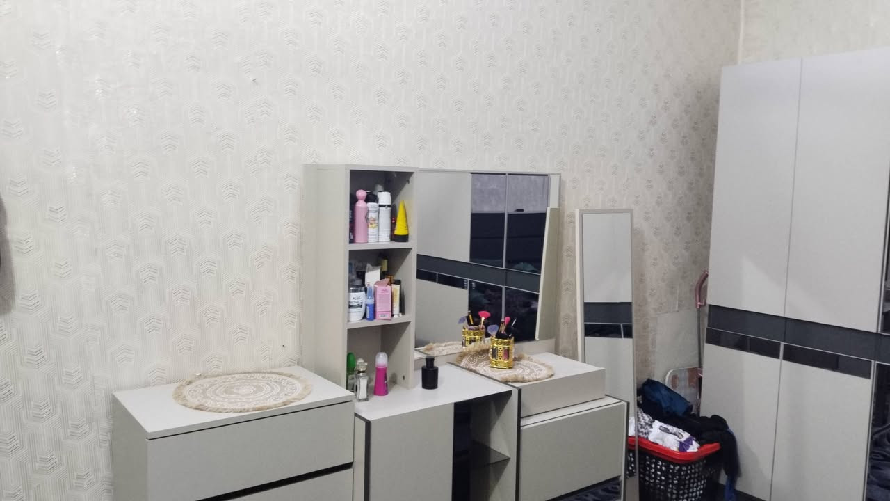 نصف قطع للبيع قطاع 41 ***********
