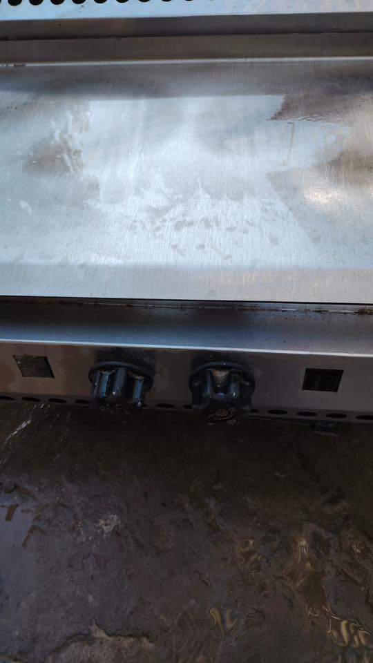 كريل بركر
وحمايه كنتاكي وكرسبي نضيفات كلش
للاستفسار ***********
