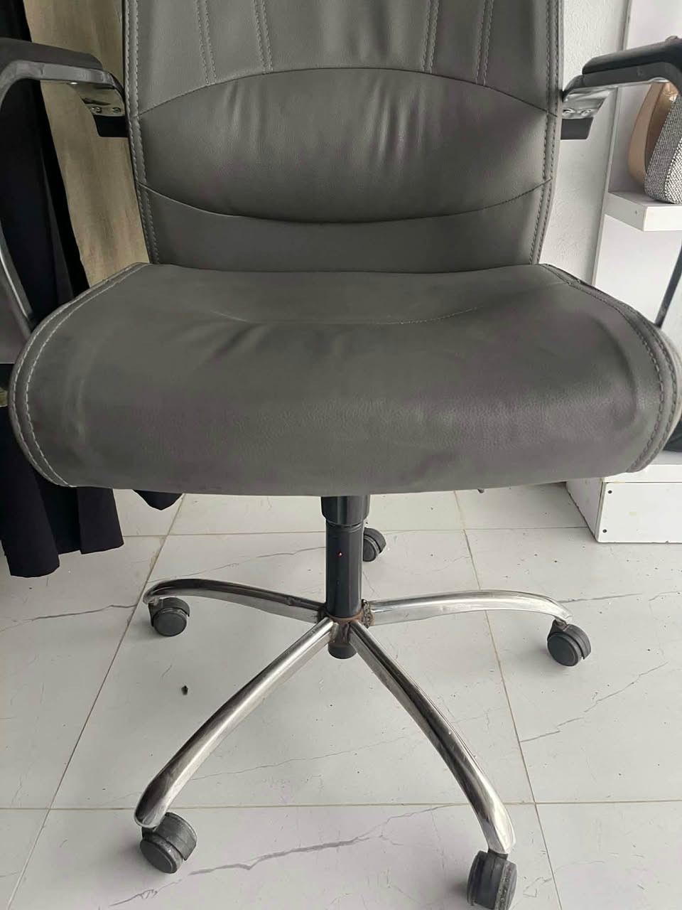 ئەم كورسیە بۆ فرۆشتن 
تازەیە و كوالێتی زۆر باشە 
نرخی ٥٥ ھەزار 
سلێمانی Singapore


**إذا كنت صاحب هذا الإعلان وتريد حذفه لأي سبب، رجاءا أرسل رسالة إلى الدعم الفني**