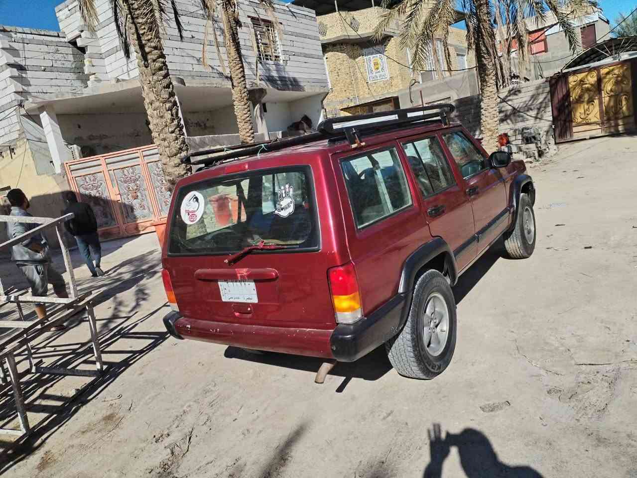 للبيع او مراوس جيب شيروكي موديل 2001 محرك وكير بلاد 6 فور ويل سياره جاهزه كلش نضيفه ومصبوغه عام جماليه رقم بصره تحويل مباشر  سعره 65 وبيه مجال مكان السياره ذي قار مركز المحافظه ***********
