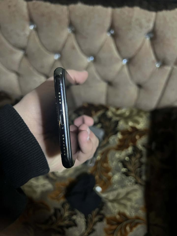 جهاز اكس ماكس ذاكرا ٢٥٦ تك جهاز مامبدل بيه كلشي فقط الفيس ايدي واكف وتكدر اصلحه جهاز نضيف مثل ما موضح بل صور بطارية ٨٠ سعر جهاز (180الف) بيه مجال حك الجيه ***********
