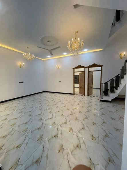 دار سكن للبيع 🏠 #طابقين
الدار عبارة عن فلة فاخرة بتصميم مميز
#المساحة :: 250م 
طابو صرف زراعي المالك عراقي 
#العنوان :: إبي الخصيب حي العسكري 
مقاطعة كوت الحمداني .
#يحتوي :: أربع ( 4 ) غرف منام وصالتين 
وصحيات داخلية في الطابق الأول والثاني وكراج واسع
وحديقة وصحيات خارجية خاصة بالضيوف ومطبخ 
وأستقبال ومناور اضافة إلى الدرج .
#نظام_العمل / أساس وسقف #كونكريت 
والبناء #بلوك من الدرجة الأولى / أصباغ عالمية
وضمان الماء والكهرباء خرائط متميزة 
البيت يقع على شارع تبليط 10م
#خارطة_الدار_تحت_اشراف_هندسي_متميز
الدار جاهز #للمشتري ان شاء الله
#السعر_المطلوب:: 190 مليون قابل للتفاوض
هاتف ☎️ *********** ☎️ البصرة
