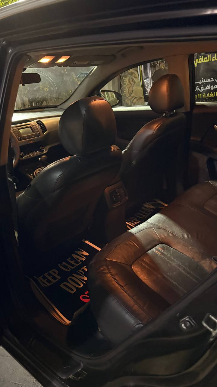 السلام عليكم كيا سبورتج 2016للبيع وارد امريكي سيارة نضفيه مكينه وكير خير من الله بل كارتون ممشى السيارة 100الف عنوان السياره واسط مركز الكوت ***********
